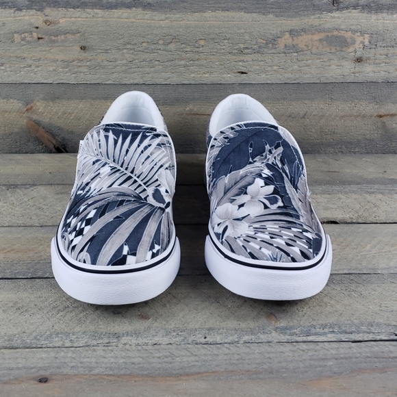 Nike Women's Court Royale Acslpse Slip Ons - Picture 5 of 8